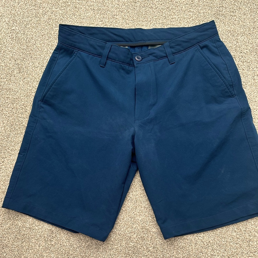 Under Armor men's Navy 9" inseam lightweight shorts